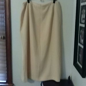 Pale yellow Karen Scott straight skirt